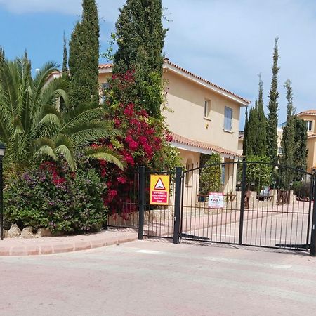 Modern Sea View Apartment Regina Gardens Paphos Exterior photo